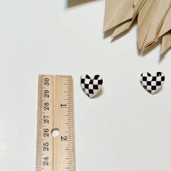 Black and white Heart earrings #60 - Picture 4 of 5
